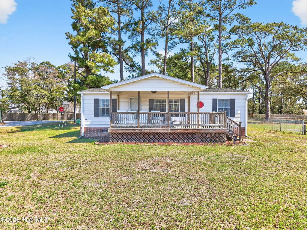 Photo of 1685 Seagull Way SW, Ocean Isle Beach, NC 28469 (MLS # 100561384)