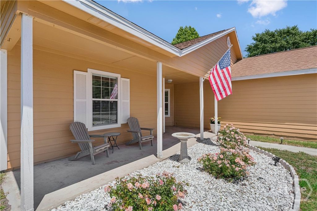Photo of 223 Chestnut Court, Kingsland, GA 31548 (MLS # SA354725)