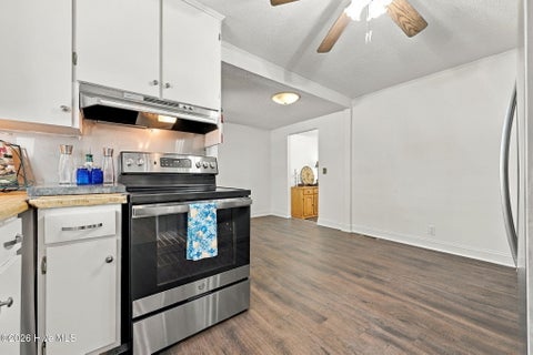 Tiny photo for 101 Elizabeth Street, Richlands, NC 28574 (MLS # 100603515)
