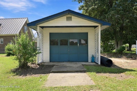 Tiny photo for 101 Elizabeth Street, Richlands, NC 28574 (MLS # 100603515)