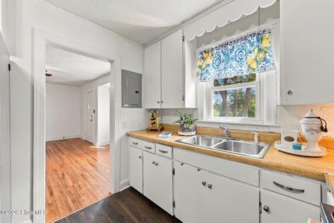 Tiny photo for 101 Elizabeth Street, Richlands, NC 28574 (MLS # 100603515)