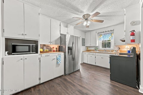 Tiny photo for 101 Elizabeth Street, Richlands, NC 28574 (MLS # 100603515)