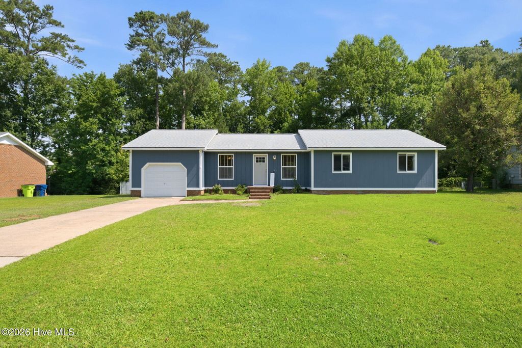 Photo of 211 Nottingham Drive, Havelock, NC 28532 (MLS # 100584756)