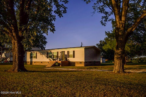 Mobile Home For Sale - 1227 Mclean Road<br/> Lumberton, NC 28358