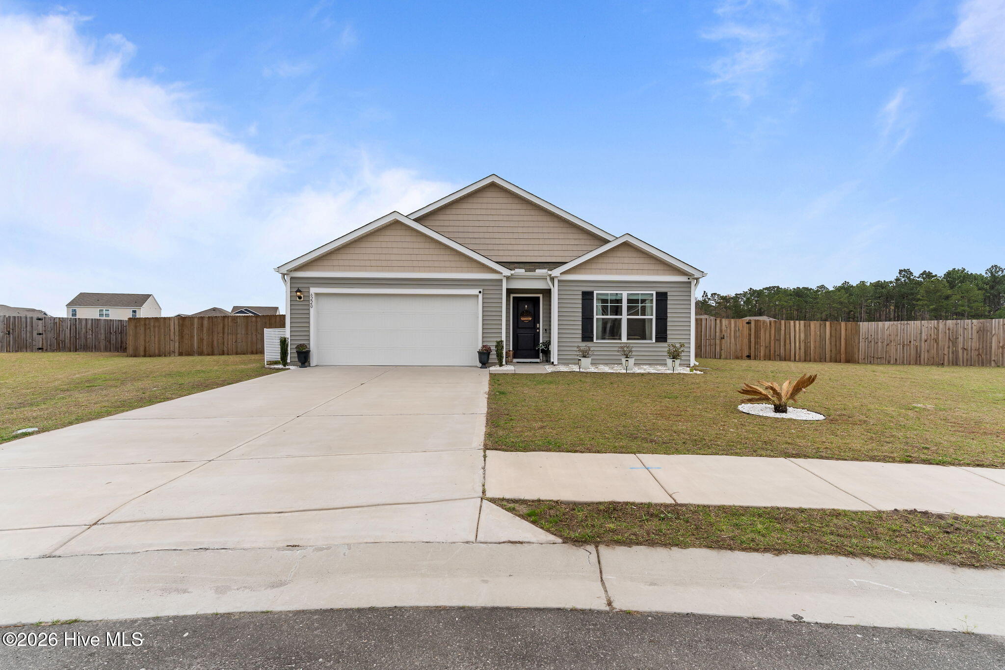 6220 Centipede Place