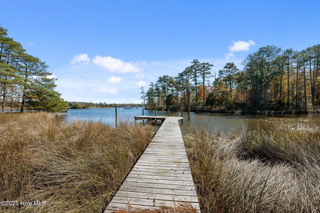 Photo of 625 Plantation Parkway, Oriental, NC 28571 (MLS # 100549024)