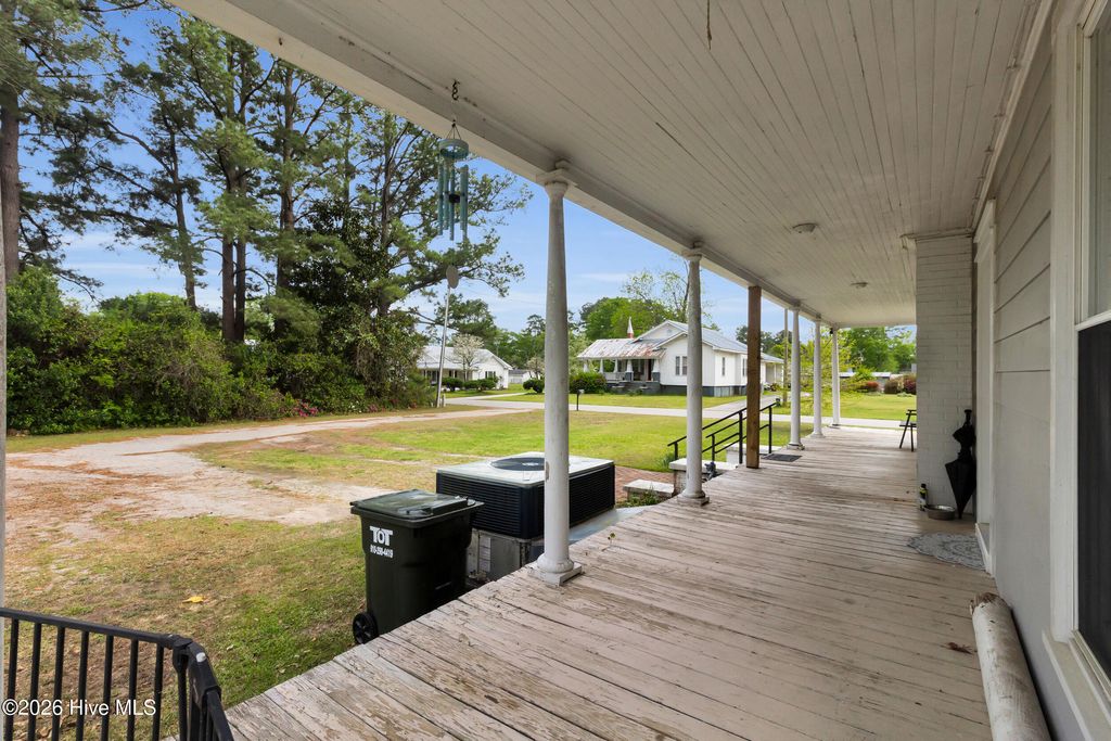 Photo of 308 Pollock Street, Pollocksville, NC 28573 (MLS # 100565675)