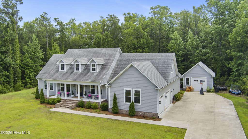 Photo of 2703 E Fairway Road, Morehead City, NC 28557 (MLS # 100586587)