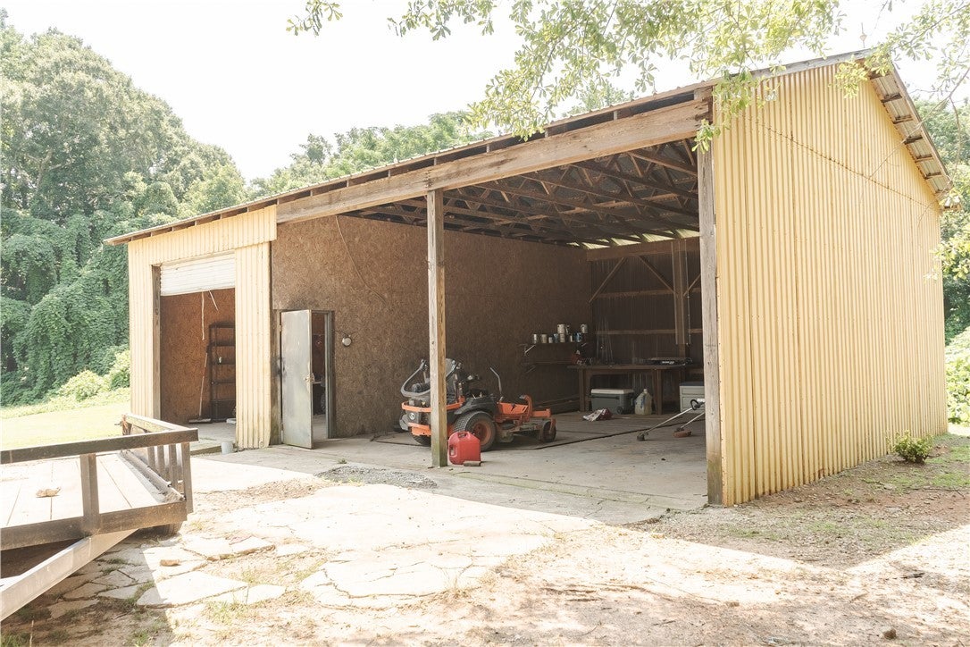 3060 Centerville Road