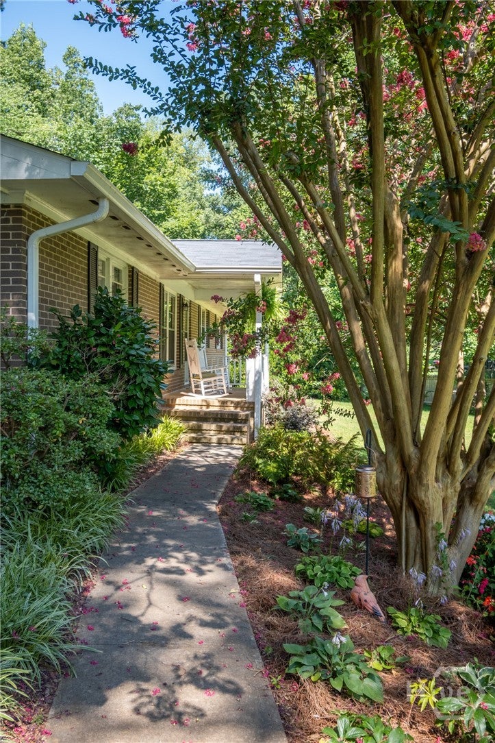 Photo of 192 Brownwood Drive, Hull, GA 30646 (MLS # CL364123)