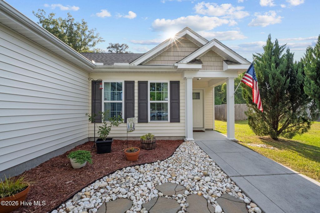 Photo of 112 Hidden Hollow Drive, Richlands, NC 28574 (MLS # 100573618)