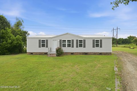 Mobile Home For Sale - 405 Lynchfield Drive<br/> New Bern, NC 28560