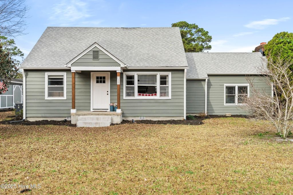 Photo of 15 Laurel Drive, Wilmington, NC 28405 (MLS # 100546242)