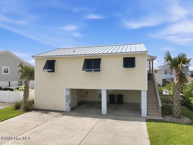 102 W Dobbs Street