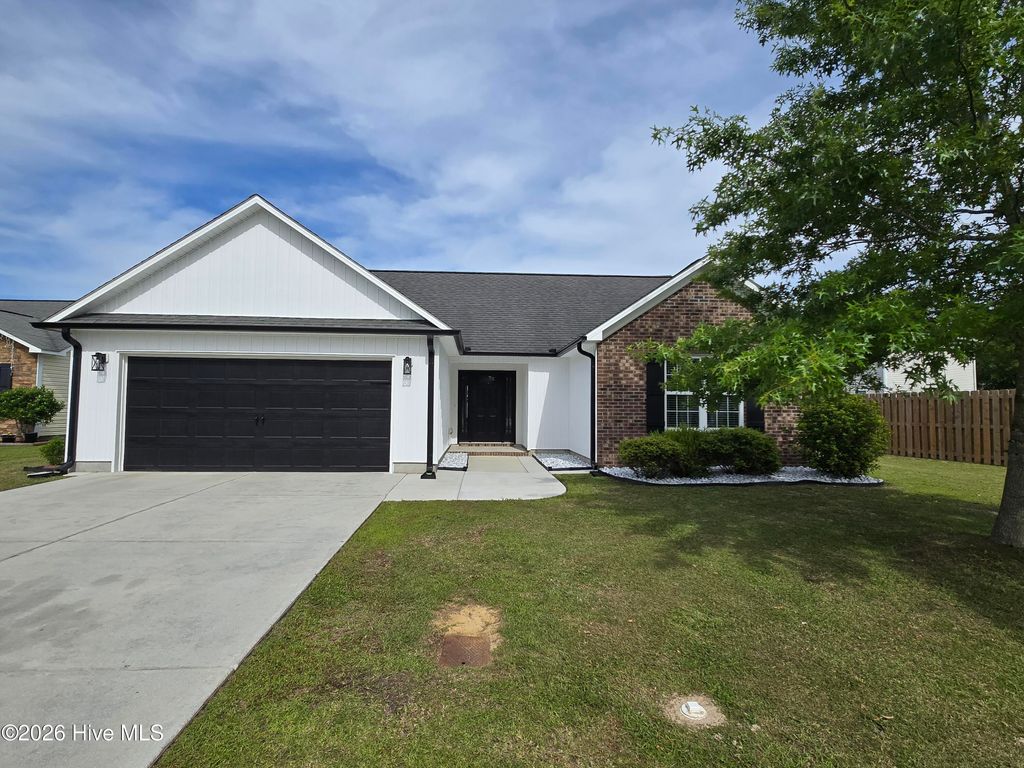 Photo of 302 Kingston Road, Jacksonville, NC 28546 (MLS # 100573314)