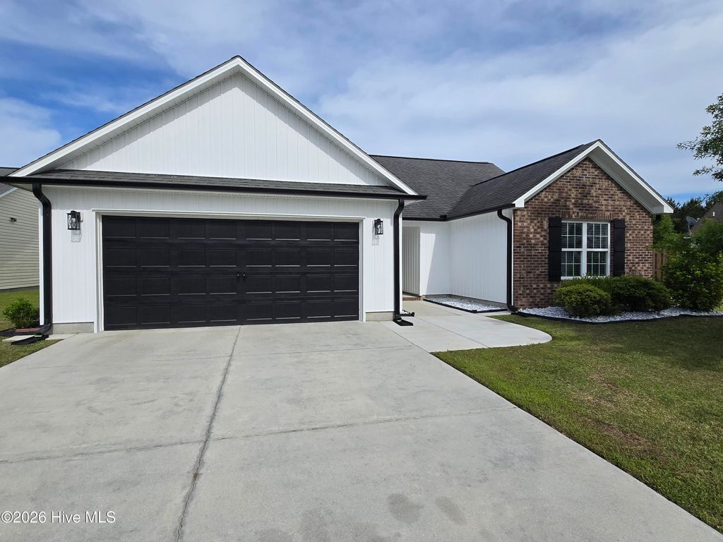 Photo of 302 Kingston Road, Jacksonville, NC 28546 (MLS # 100573314)