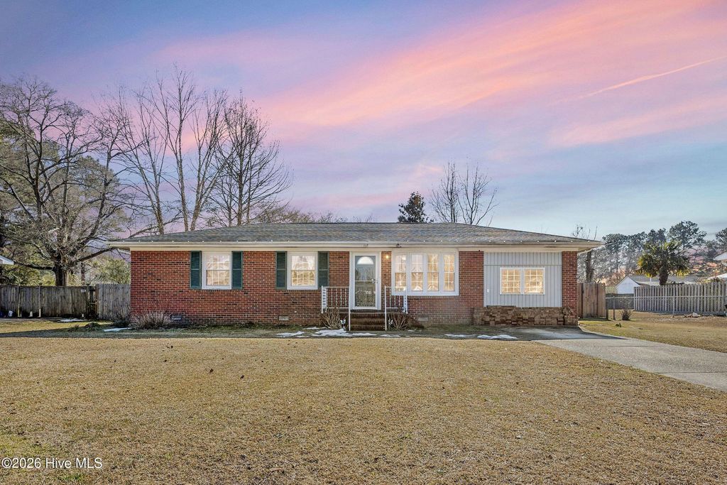 Photo of 118 Princeton Drive, Jacksonville, NC 28546 (MLS # 100555570)