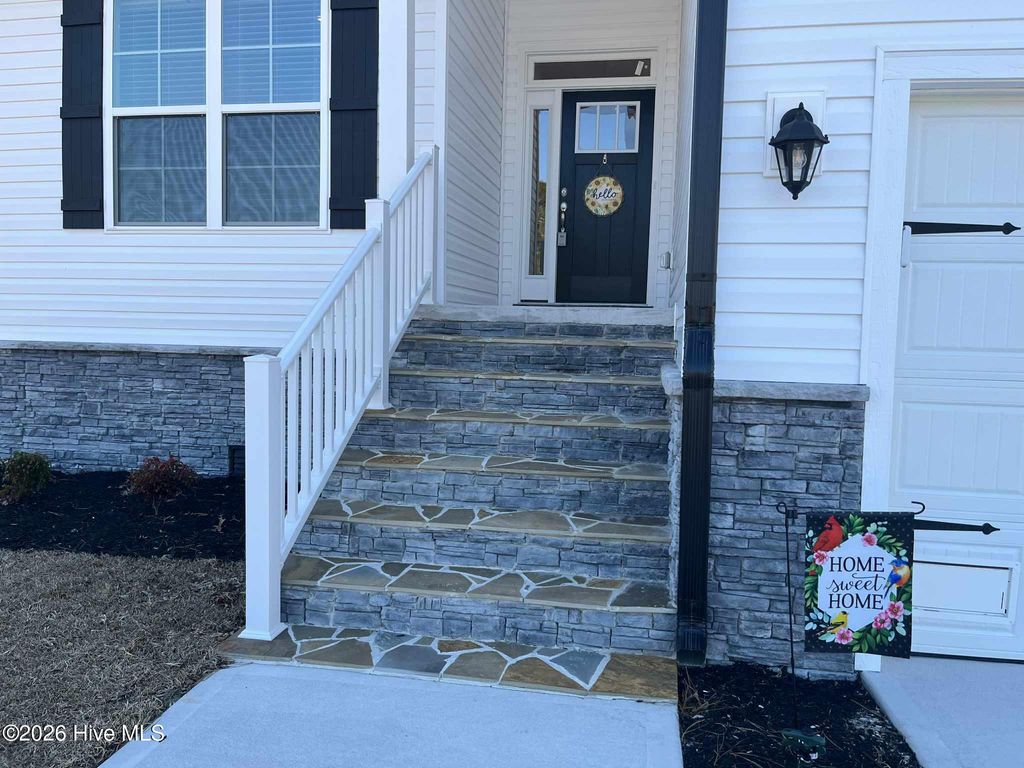 Photo of 1132 Coral Reef Drive, New Bern, NC 28560 (MLS # 100486683)