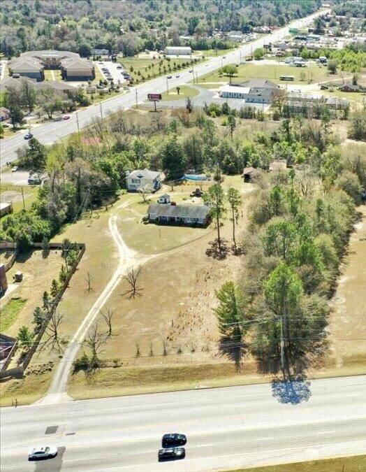 2208 Tobacco Road