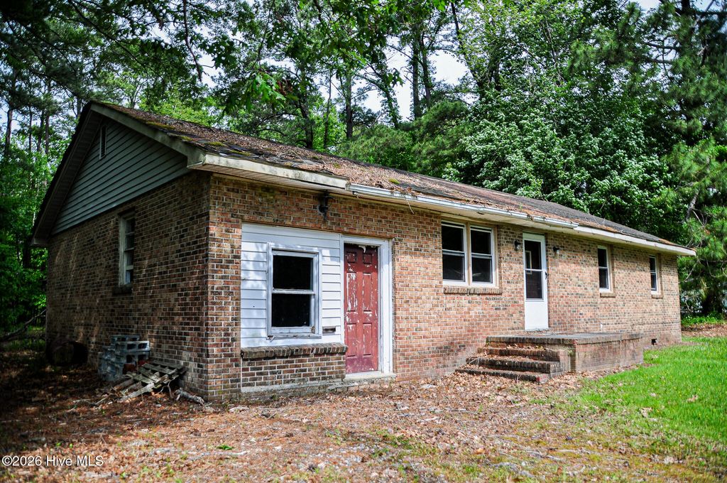 Photo of 183 Sand Hills Road, Camden, NC 27921 (MLS # 100570437)