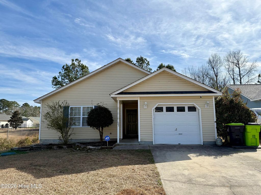 Photo of 121 Oakley Drive, New Bern, NC 28560 (MLS # 100553145)