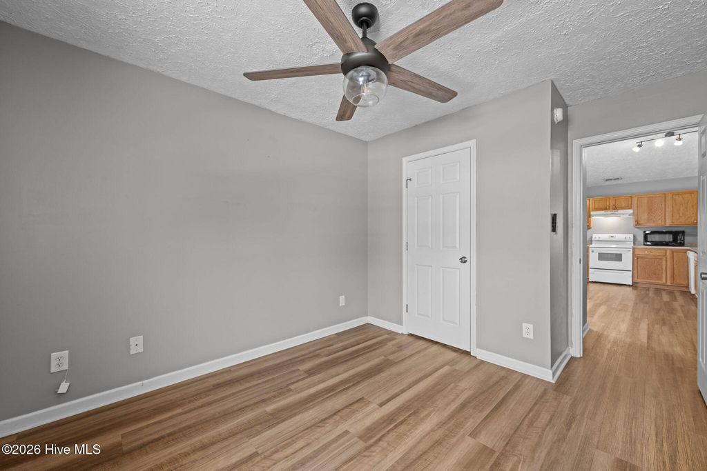 Photo of 121 Oakley Drive, New Bern, NC 28560 (MLS # 100553145)