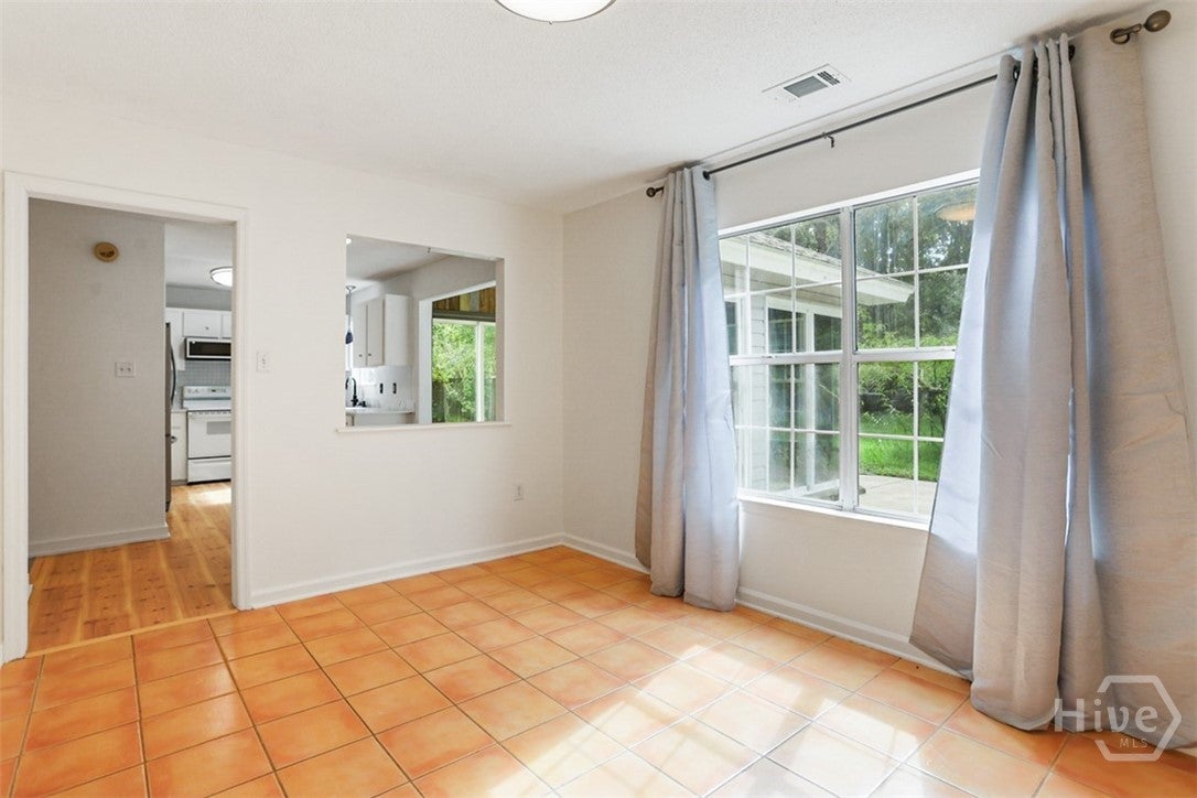 400 Greenwich Drive