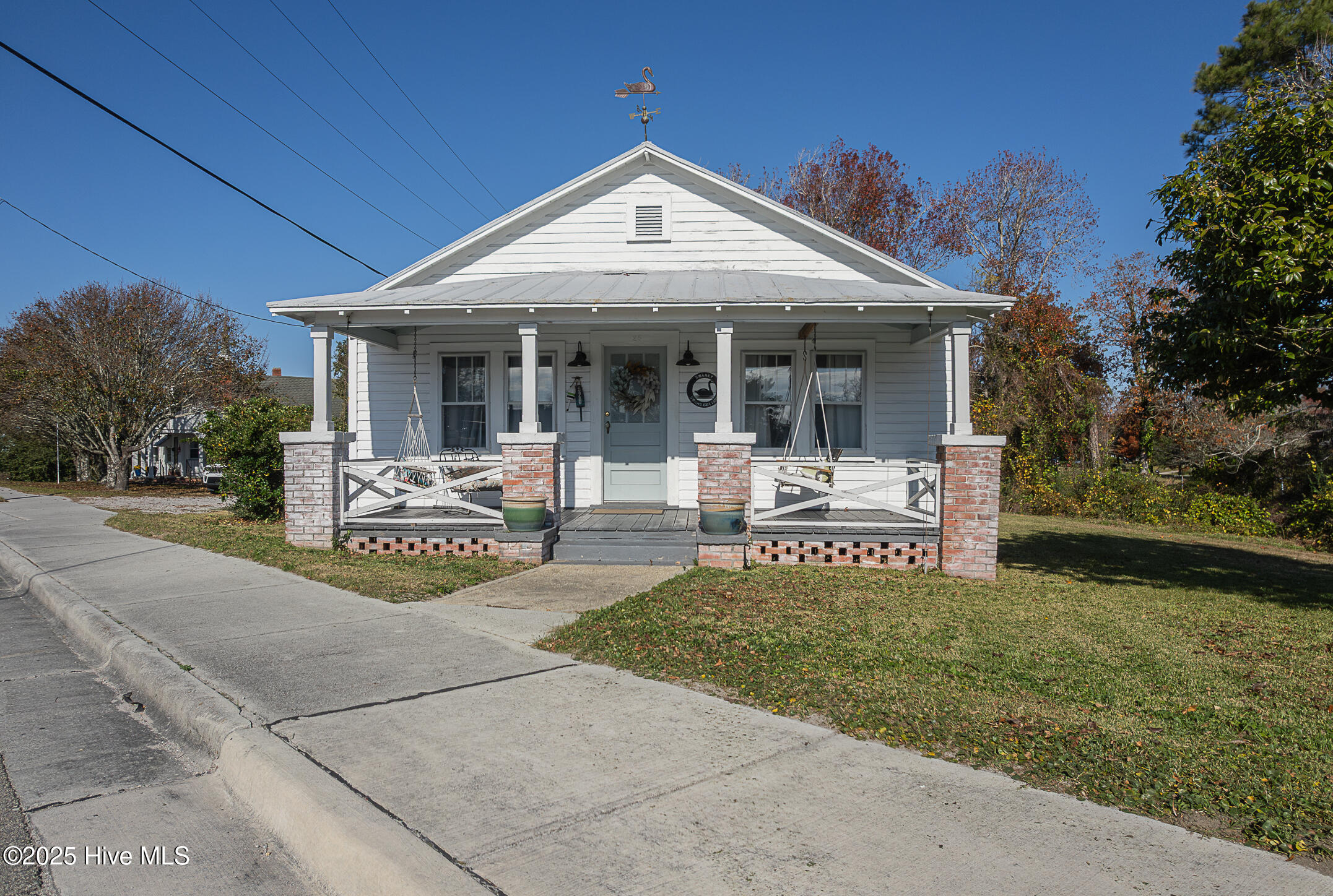 520 W Corbett Avenue