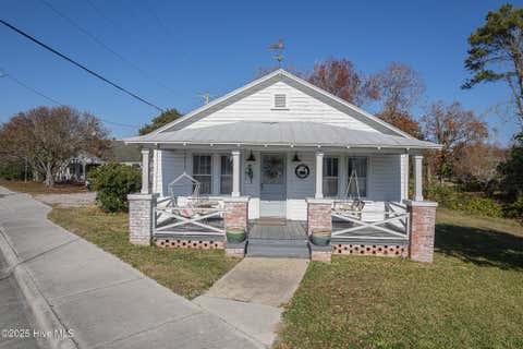 Homes For Sale - 520 W Corbett Avenue<br/> Onslow County, Swansboro, NC 28584