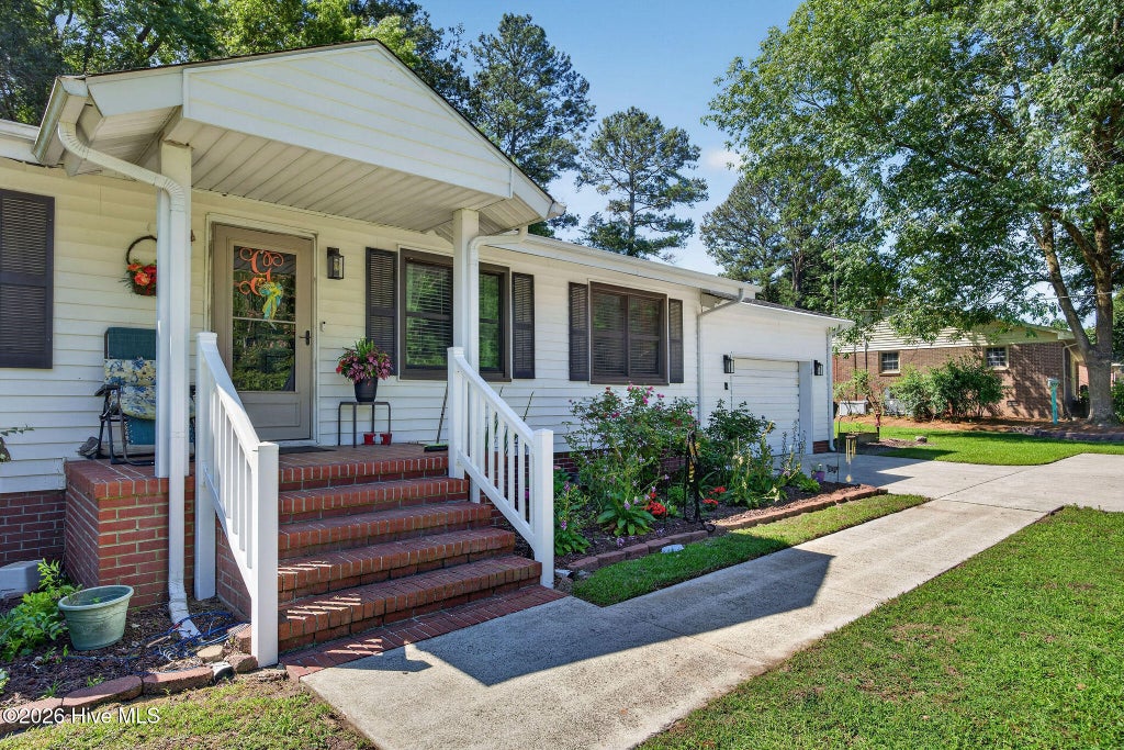 Photo of 146 Lee Street, Kenansville, NC 28349 (MLS # 100579827)