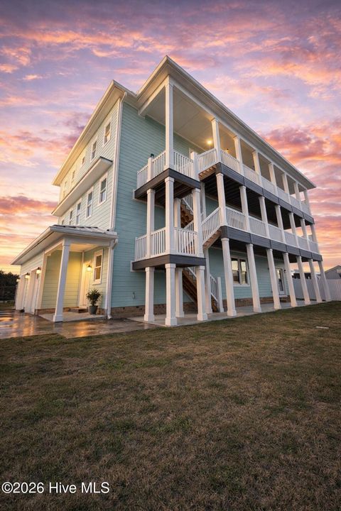 Homes For Sale - 104 E Seaview Drive<br/> Emerald Isle, NC 28594