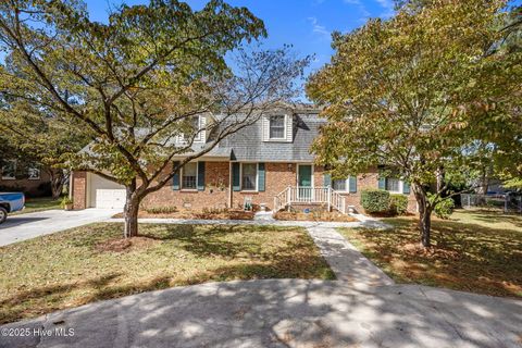 Homes For Sale - 705 River Road<br/> Trent Woods, NC 28562