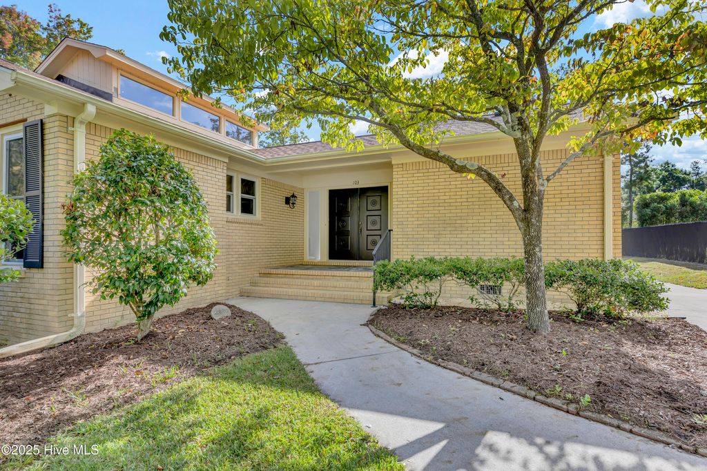 Photo of 103 Herring Drive, Southport, NC 28461 (MLS # 100553519)