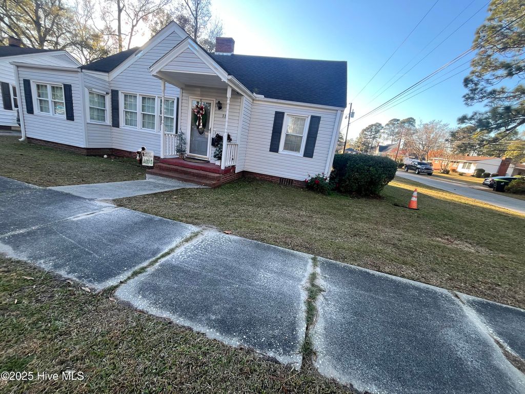 Photo of 113 N Thompson Street, Whiteville, NC 28472 (MLS # 100545553)