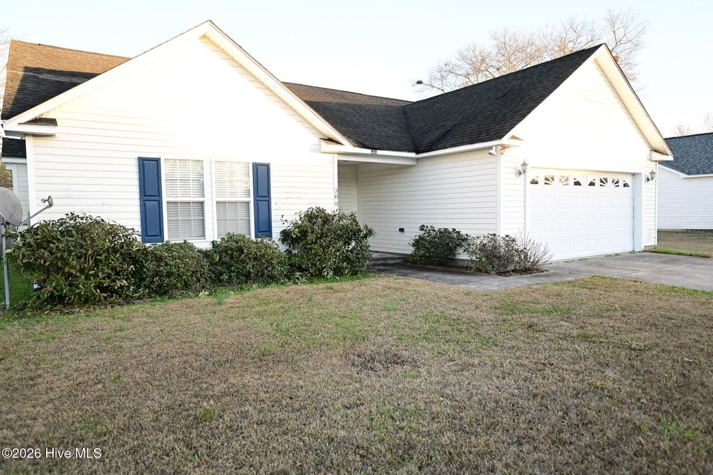 Photo of 309 Dapper Dan Drive, Sneads Ferry, NC 28460 (MLS # 100549059)