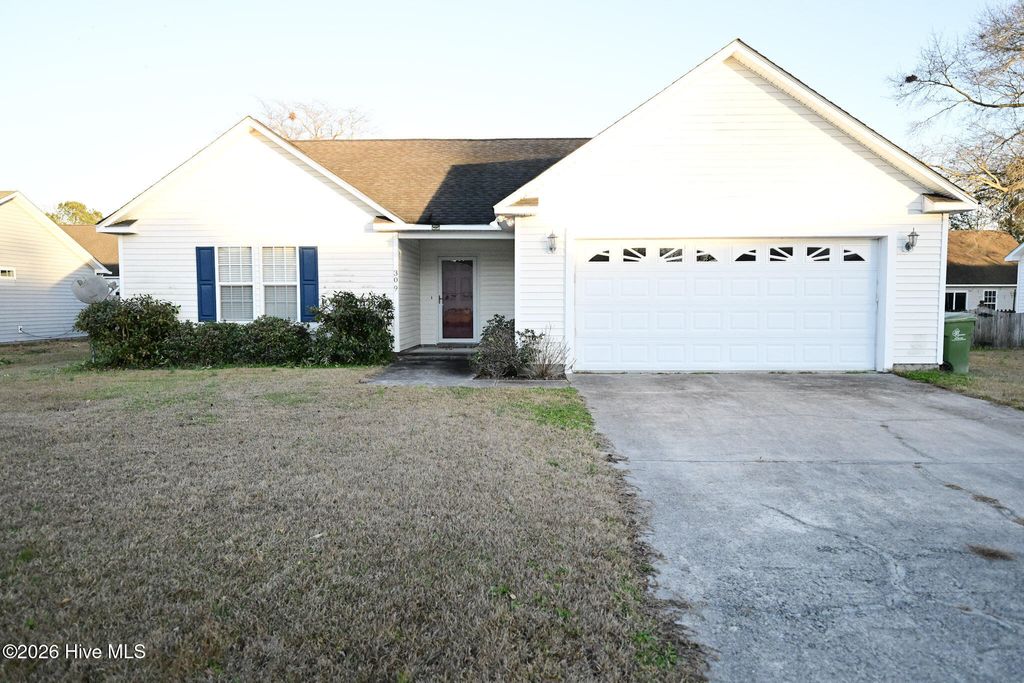 Photo of 309 Dapper Dan Drive, Sneads Ferry, NC 28460 (MLS # 100549059)