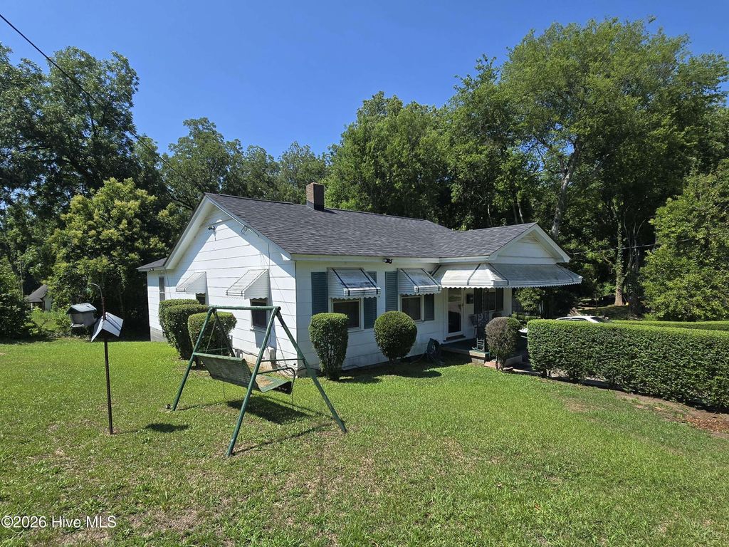 Photo of 1116 Leak Street, Rockingham, NC 28379 (MLS # 100585702)