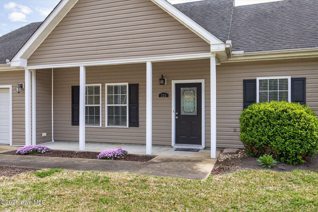 Photo of 231 Laurel Woods Way, Currituck, NC 27929 (MLS # 100564155)