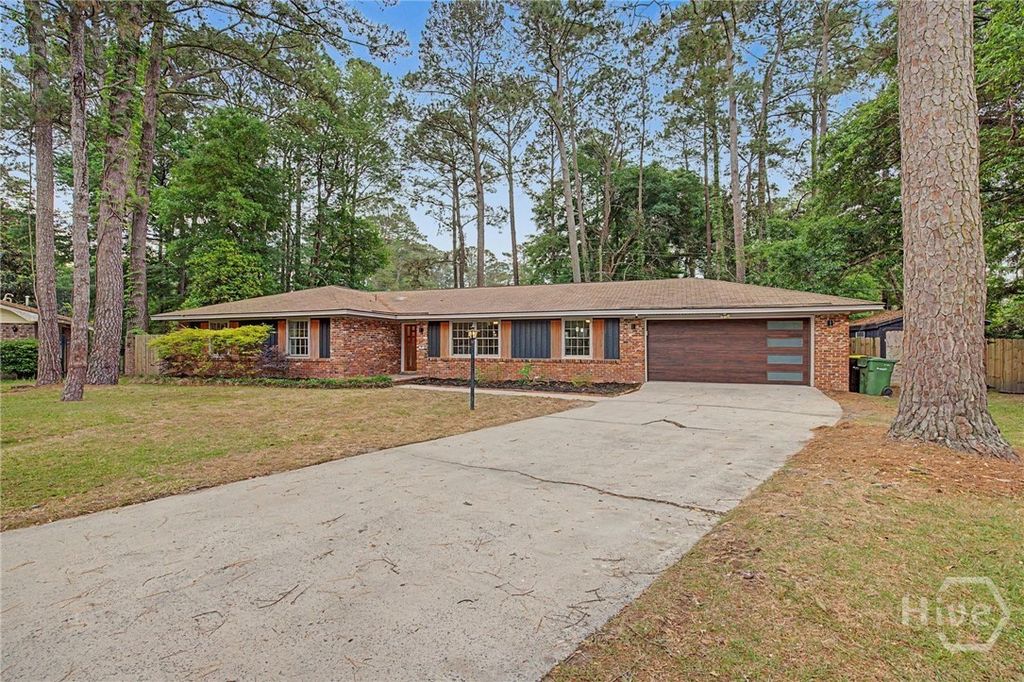 Photo of 9 Glen Eden Court, Savannah, GA 31419 (MLS # SA354290)
