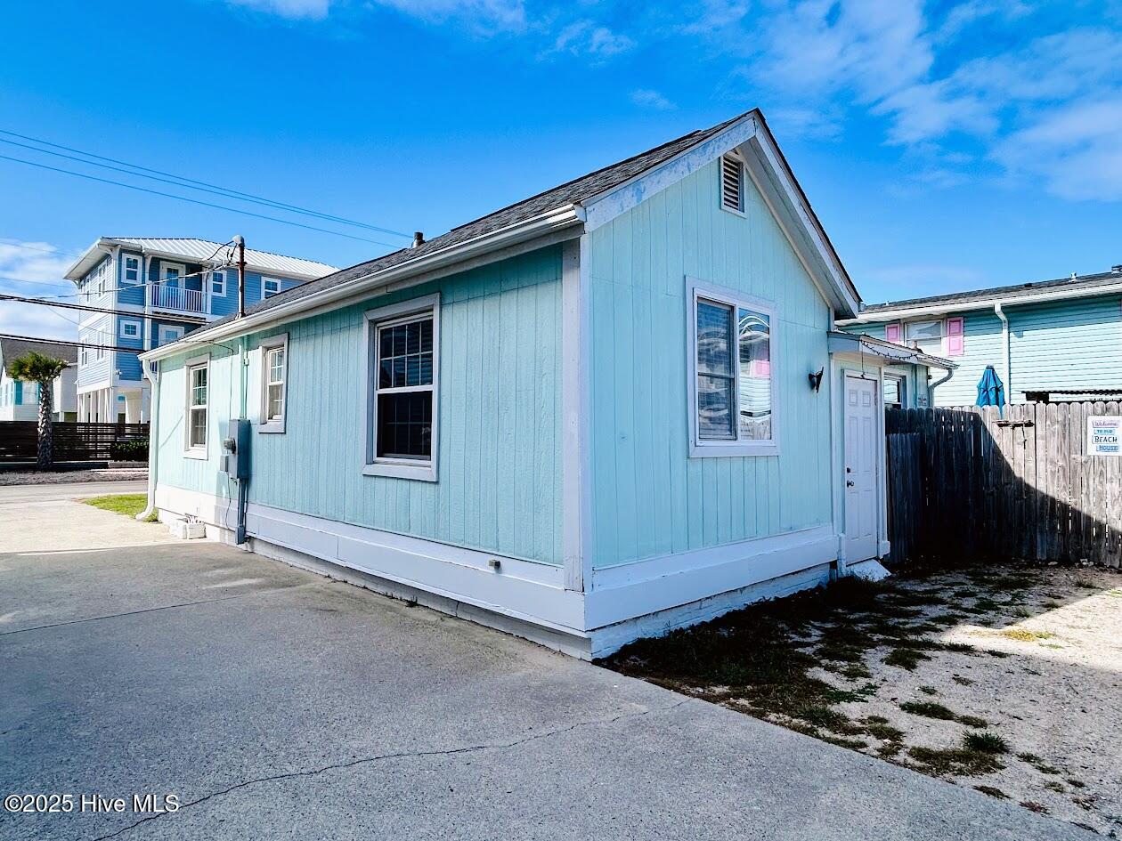 Carolina Beach, North Carolina 28428, United States, 2 Bedrooms Bedrooms, ,2 BathroomsBathrooms,Residential,Active,255893