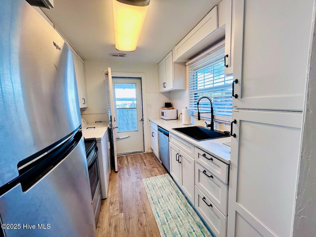 Carolina Beach, North Carolina 28428, United States, 2 Bedrooms Bedrooms, ,2 BathroomsBathrooms,Residential,Active,255893