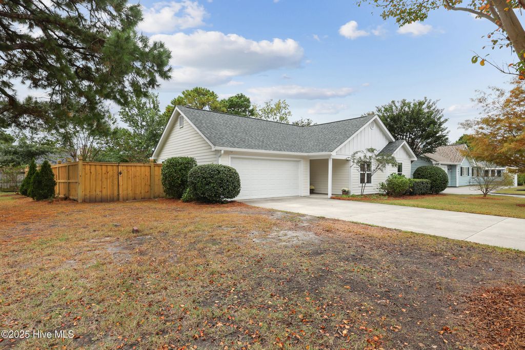 Photo of 303 Hixon Place, Wilmington, NC 28411 (MLS # 100540559)