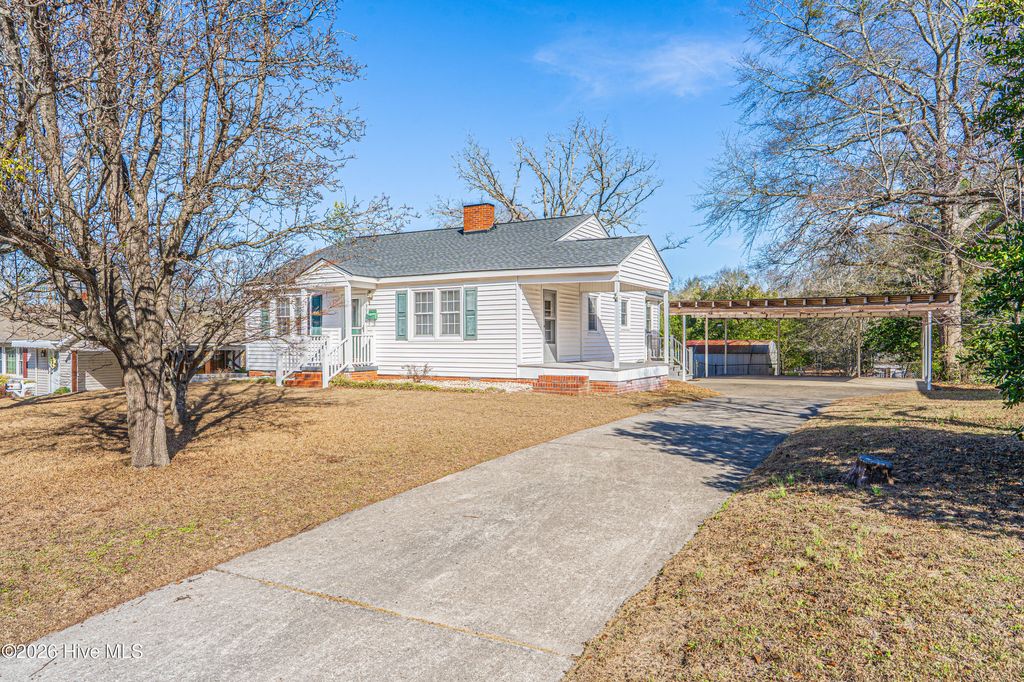 Photo of 908 Jefferson Street, Hamlet, NC 28345 (MLS # 100549456)