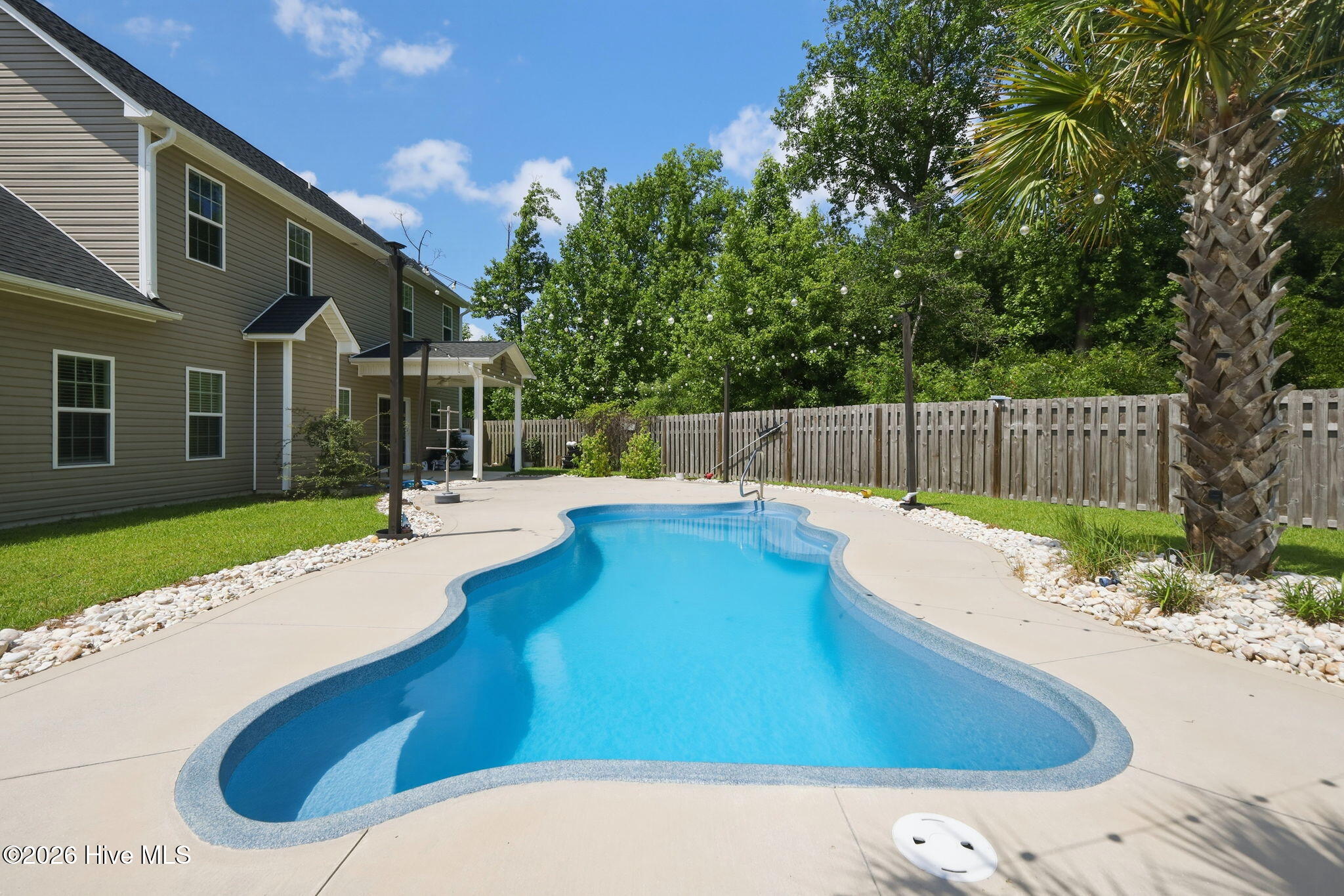 302 Seaglass Court