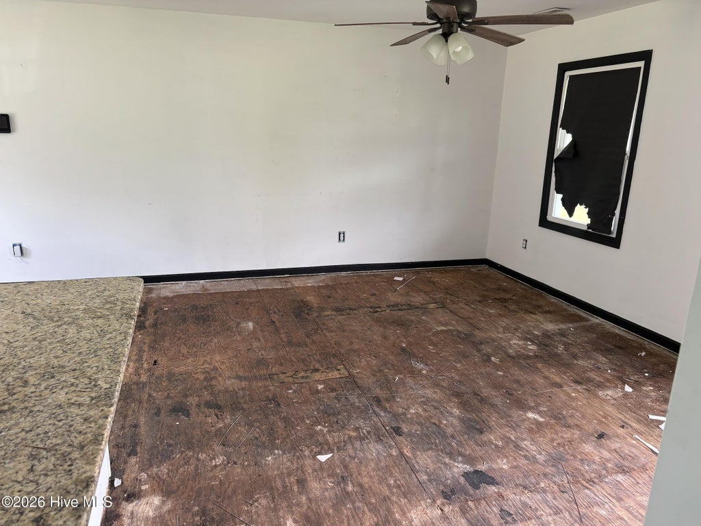 Photo of 5 Crown Point Road, Hubert, NC 28539 (MLS # 100594190)