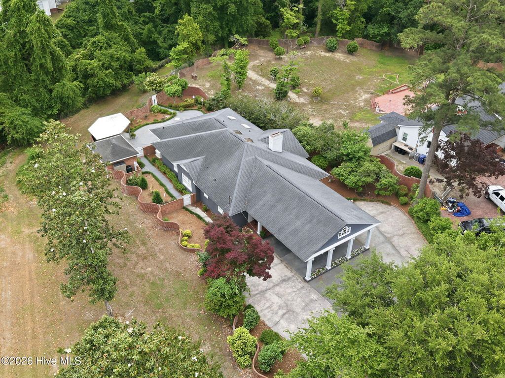 Photo of 1207 Country Club Drive, Kinston, NC 28504 (MLS # 100572449)