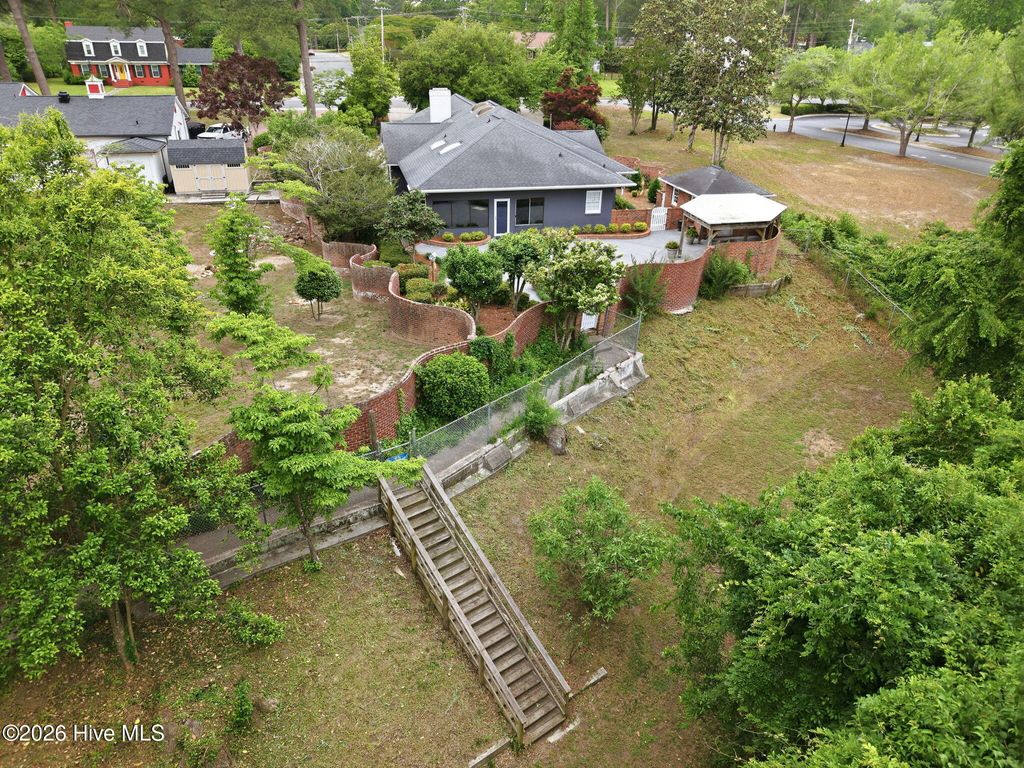 Photo of 1207 Country Club Drive, Kinston, NC 28504 (MLS # 100572449)