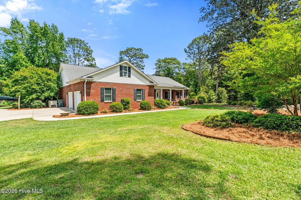 Photo of 408 Jefferson Street, Hamlet, NC 28345 (MLS # 100575311)