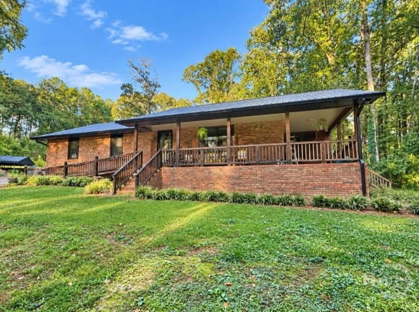 Photo of 3453 Bowman Highway, Hartwell, GA 30643 (MLS # CL366805)