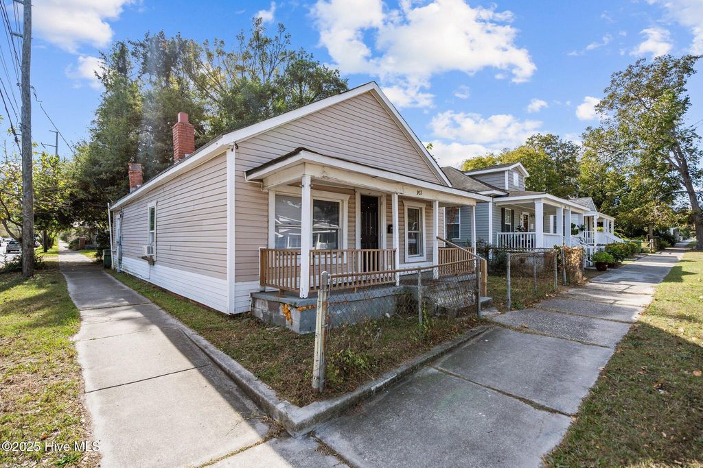 Photo of 922 Dock Street, Wilmington, NC 28401 (MLS # 100489469)